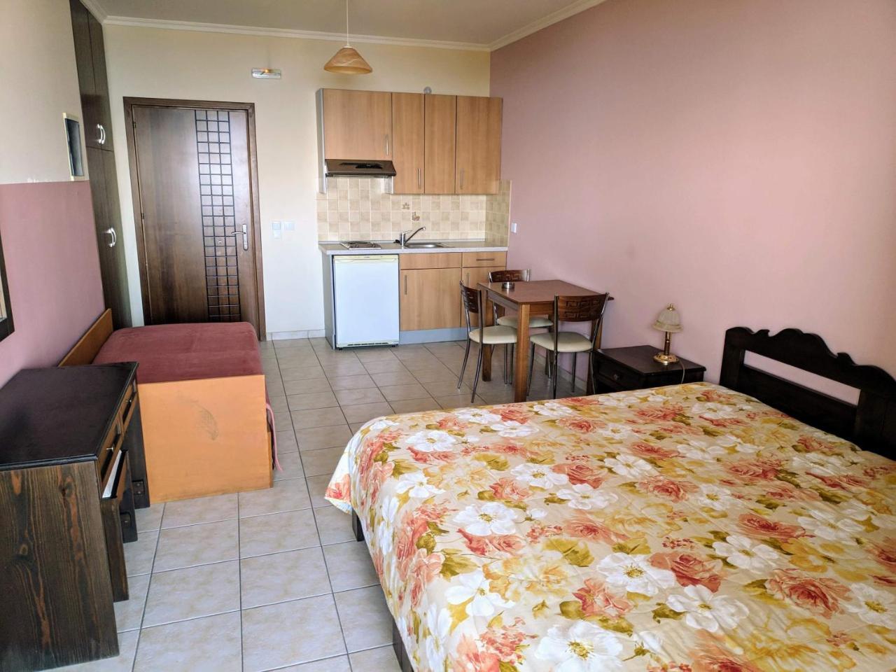 Dioni Studios & Apartments Poros  Exterior photo